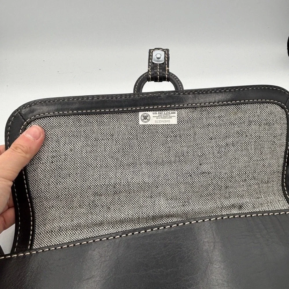 Fossil Shoulder Bag Structured Black Leather Contrast Stitch Vintage Y2K Purse
